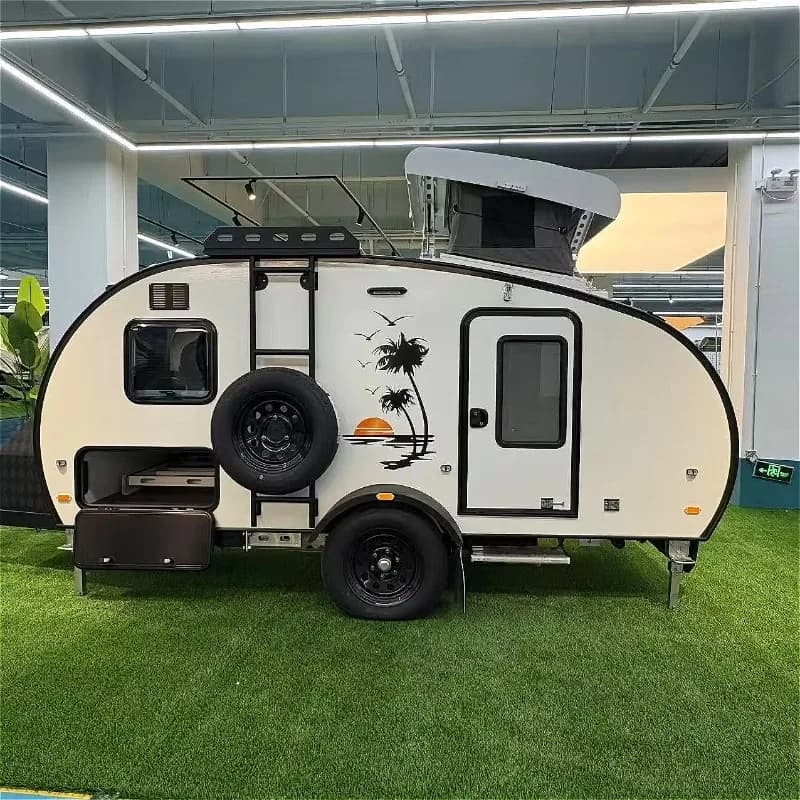 Roulotte de camping Teardrop avec cabine isolée et système de ventilation de toit pour les voyages sur route