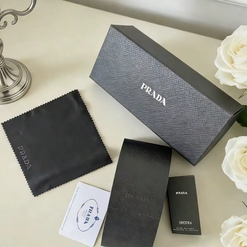 Étui à lunettes Prada de luxe noir à grain croisé rigide avec pochette assortie pour lunettes de sol