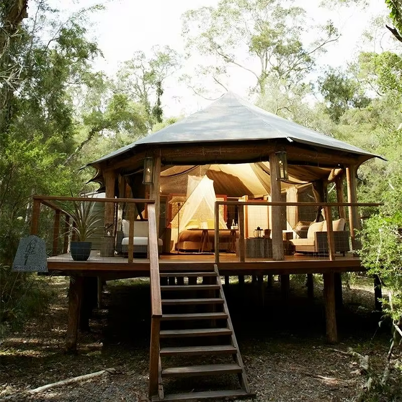 Tente de luxe pour hôtel-resort en plein air, tente de safari en toile PVDF, tente de glamping pour 