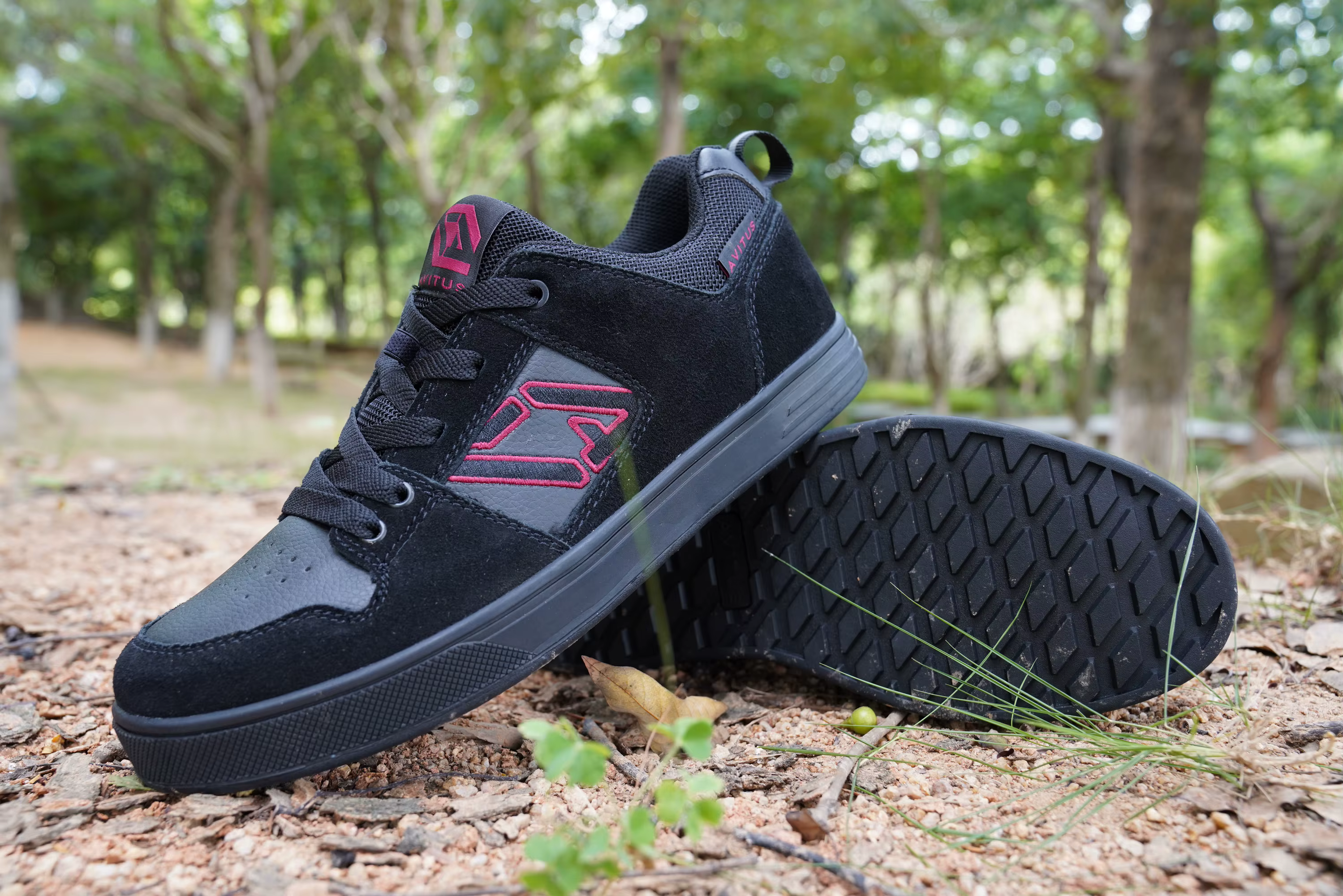AVITUS-Chaussures de vélo de montagne pour homme, baskets avec semelle en caoutchouc et pédale plate lumineuse, pour le cyclisme