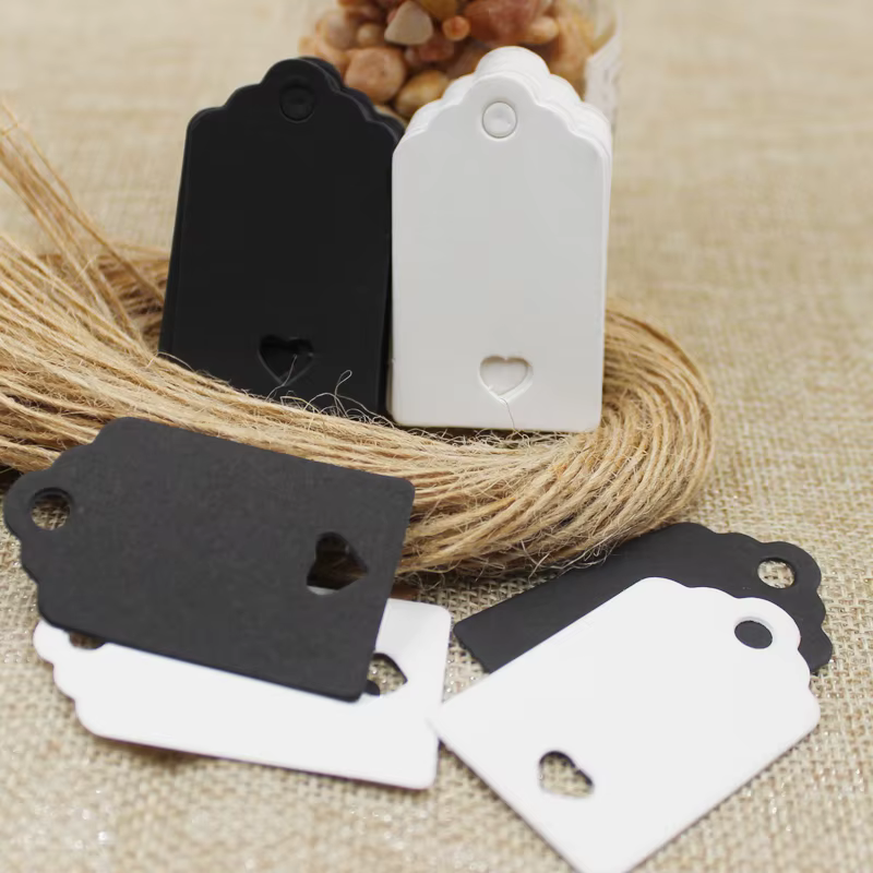 100 pièces + 100 corde de chanvre 5*3 cm nouveau style rectangulaire noir/Kraft papier carte vierge dessin à la main étiquette cadeau étiquettes coeur creux