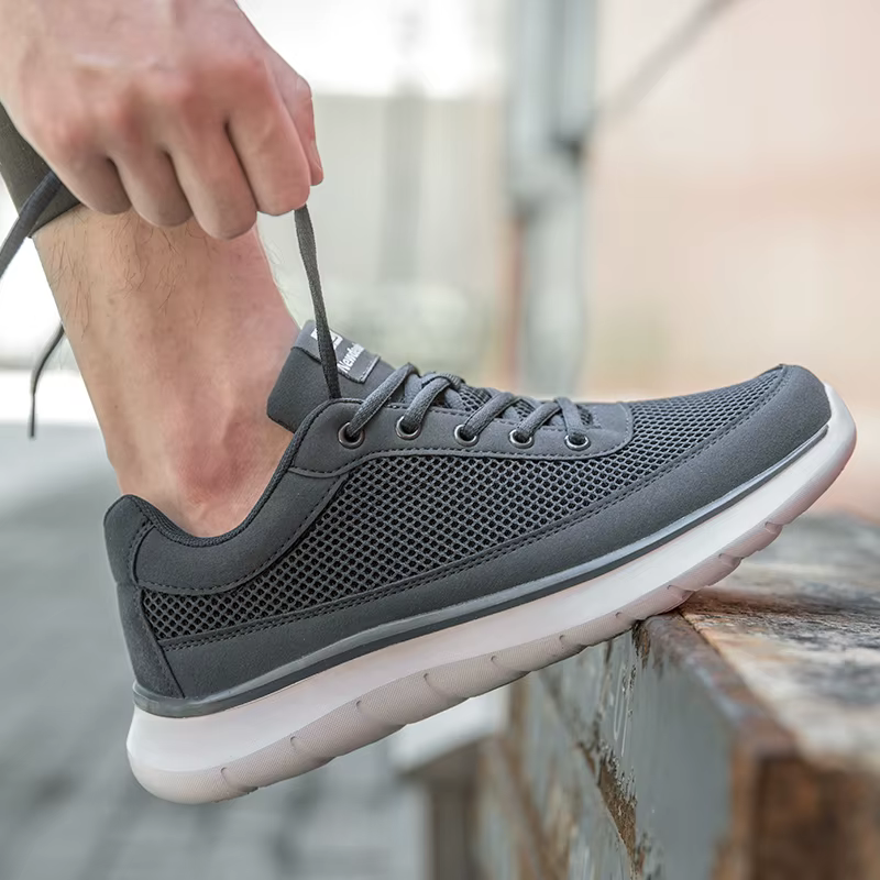 Chaussures de marche légères pour hommes
