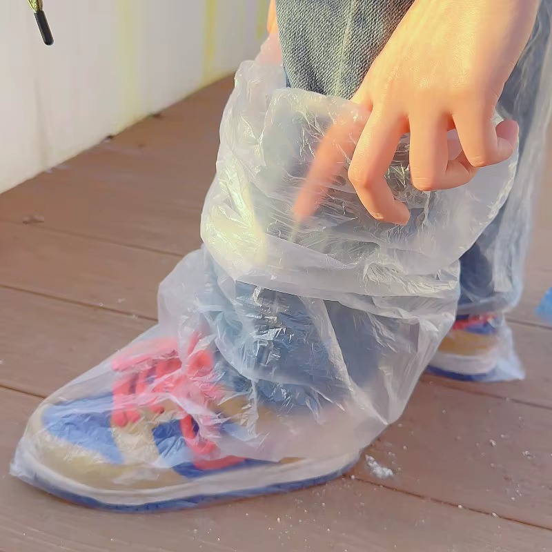 Surchaussures jetables imperméables longues en plastique