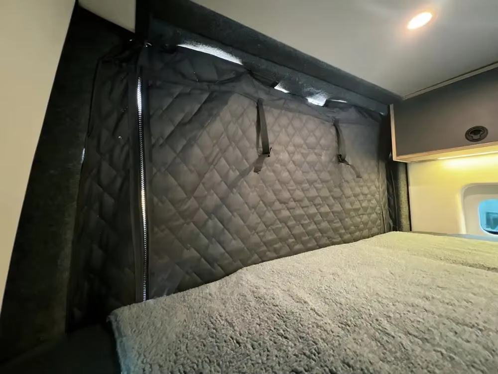 Rideau d'isolation de porte arrière de Van