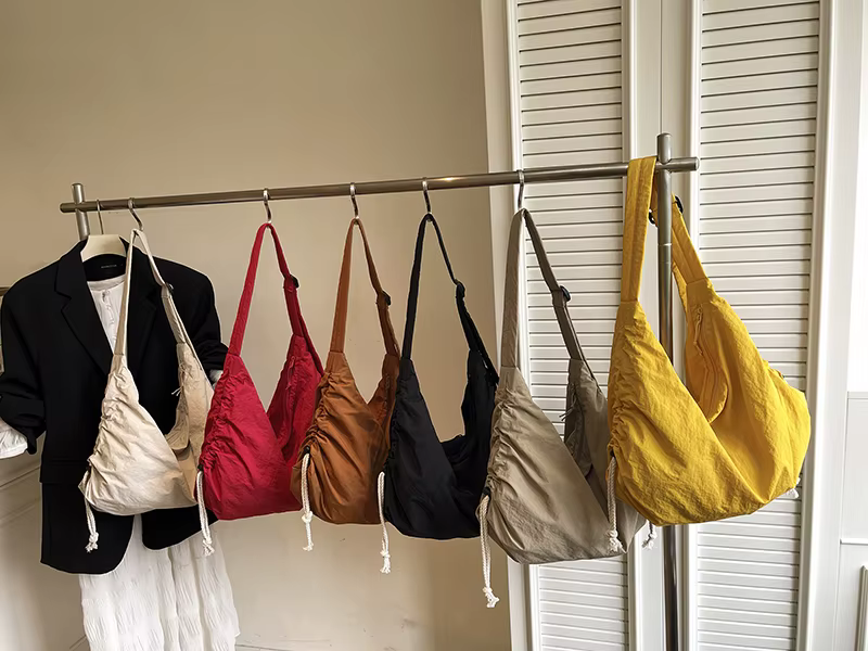 Oxford couleur unie grande capacité fourre-tout décontracté fermeture éclair sacs polyvalents femme 2025 mode