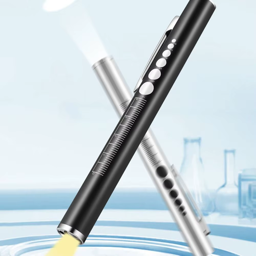 Mini lampe torche LED portable multifonction avec clip de poche