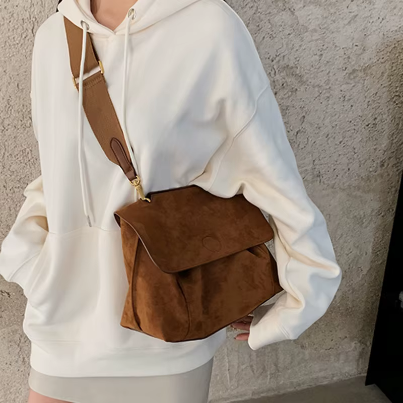 Sac à bandoulière en cuir suédé pour femmes, sacoche à bouton magnétique, grande capacité, fourre-tout en velours pour sortie de travail, usage quotidien