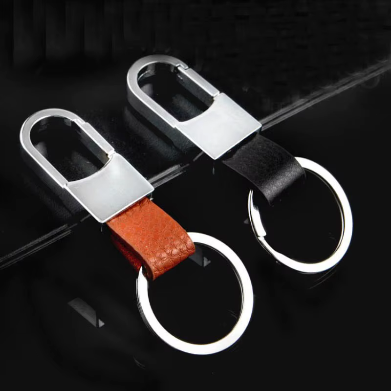 Porte-clés minimaliste en cuir pour hommes, marron, noir, élégant, Durable, accessoire à la mode, cadeau pour lui, support métallique, pendentif, nouvelle collection