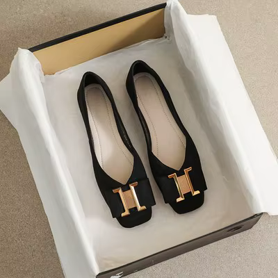 Chaussures plates à bout carré pour femmes