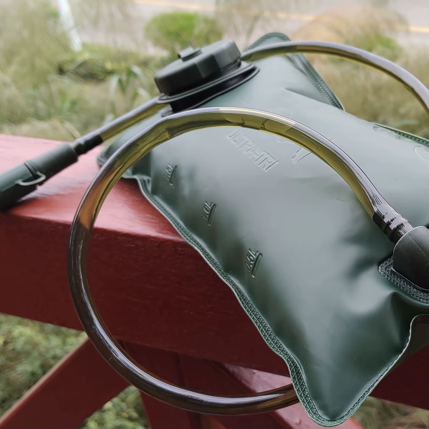 TRI 2L Sac D'eau Hydratation Réservoir Système Vessie pour Trail Running Sports Sac À Dos Randonnée Camping Pack