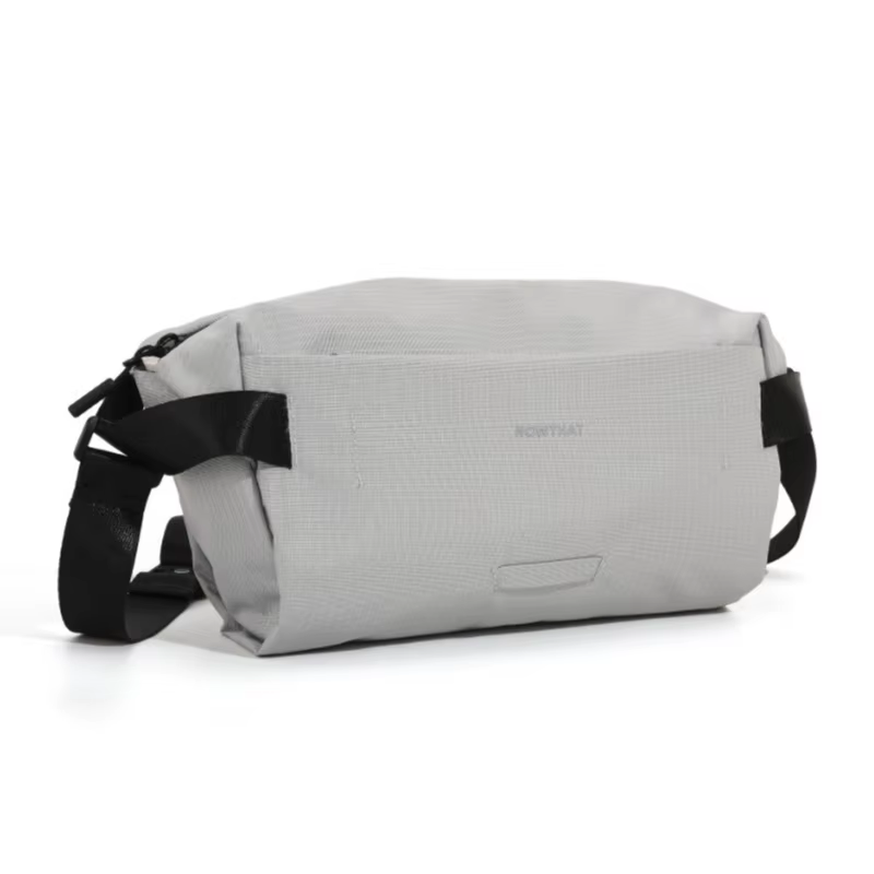 Sac à bandoulière essentiel minimaliste, sac à bandoulière Compact résistant à l'eau pour femmes et hommes, sac de poitrine pour la randonnée, les concerts et les déplacements quotidiens