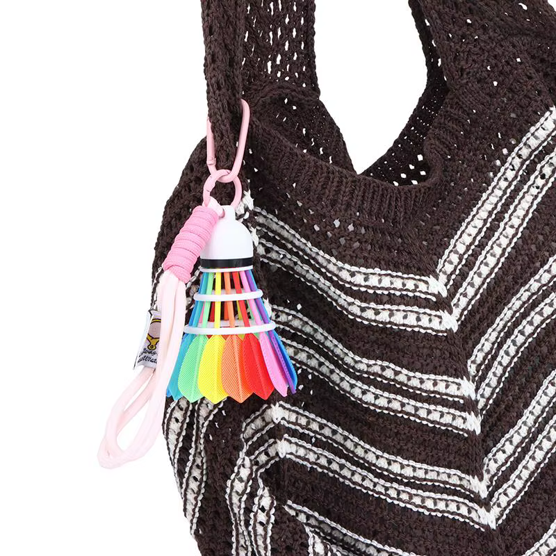 Porte-clés de badminton coloré élégant (1 pièce) – Pendentif sportif pour sac à dos, bureau, décoration pour passionnés