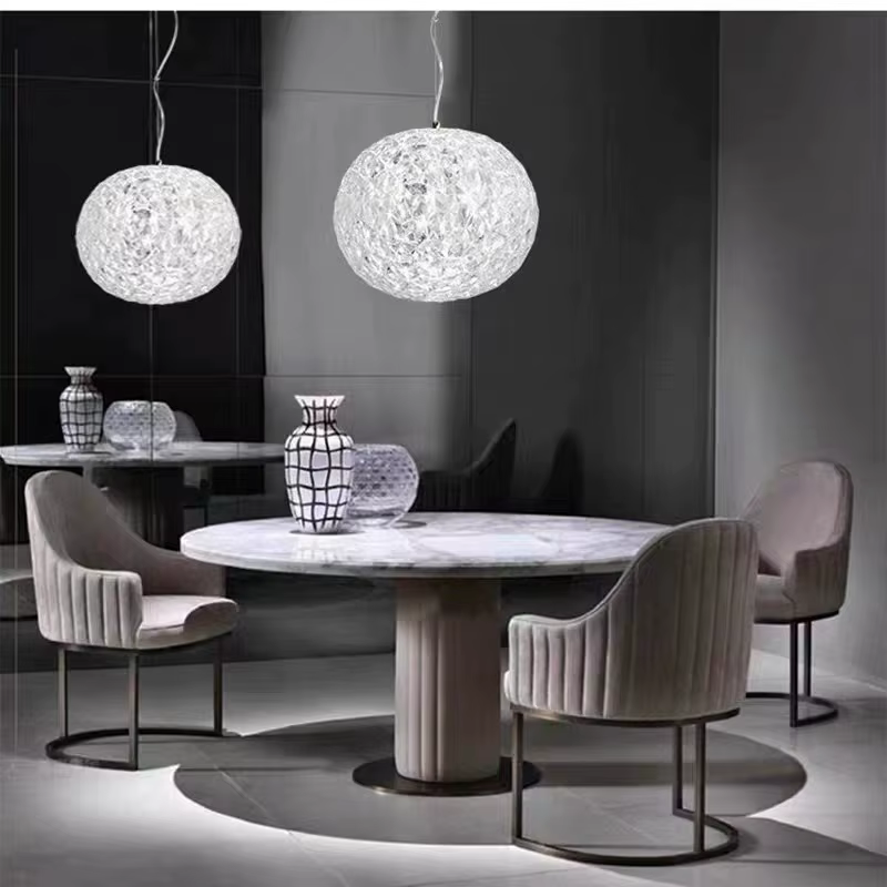 Lampe Suspendue en Forme de Globe Ovale en Acrylique, Luminaire Décoratif d'Nik, Idéal pour un Bar, une Salle à Manger, une Cuisine ou une Chambre à Coucher