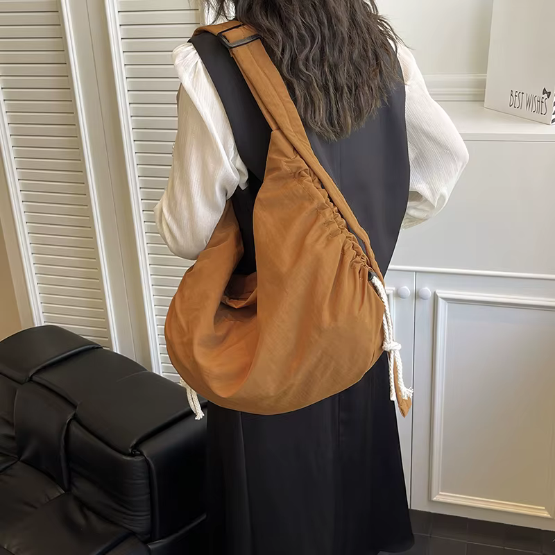 Oxford couleur unie grande capacité fourre-tout décontracté fermeture éclair sacs polyvalents femme 2025 mode
