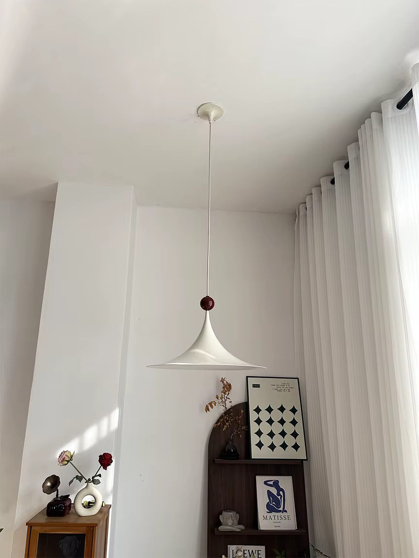Lampe suspendue en forme de corne
