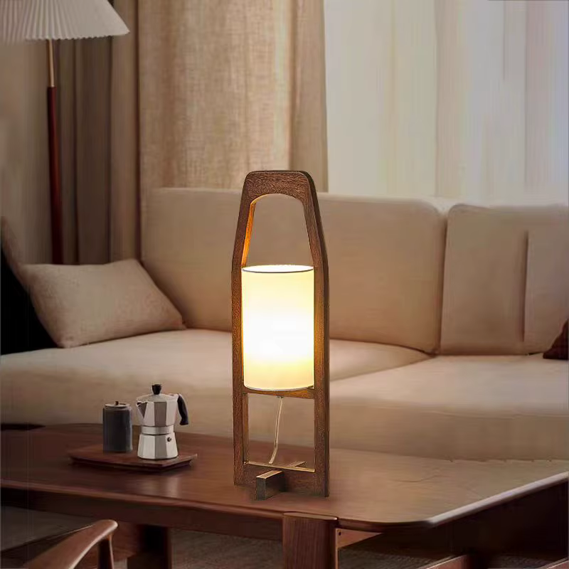 Lampe LED verticale autoportante en bois au design nordique moderne