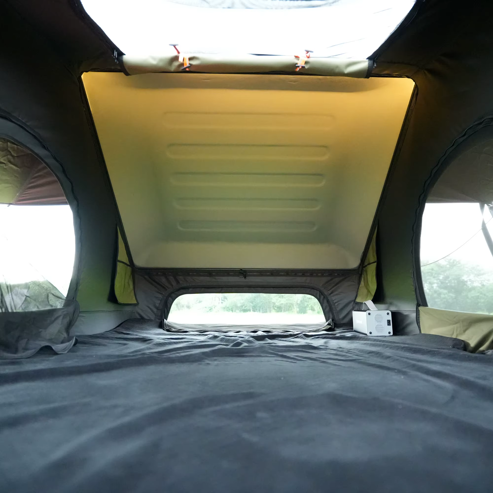 Tente sur le toit à coque dure ouverte latérale en aluminium