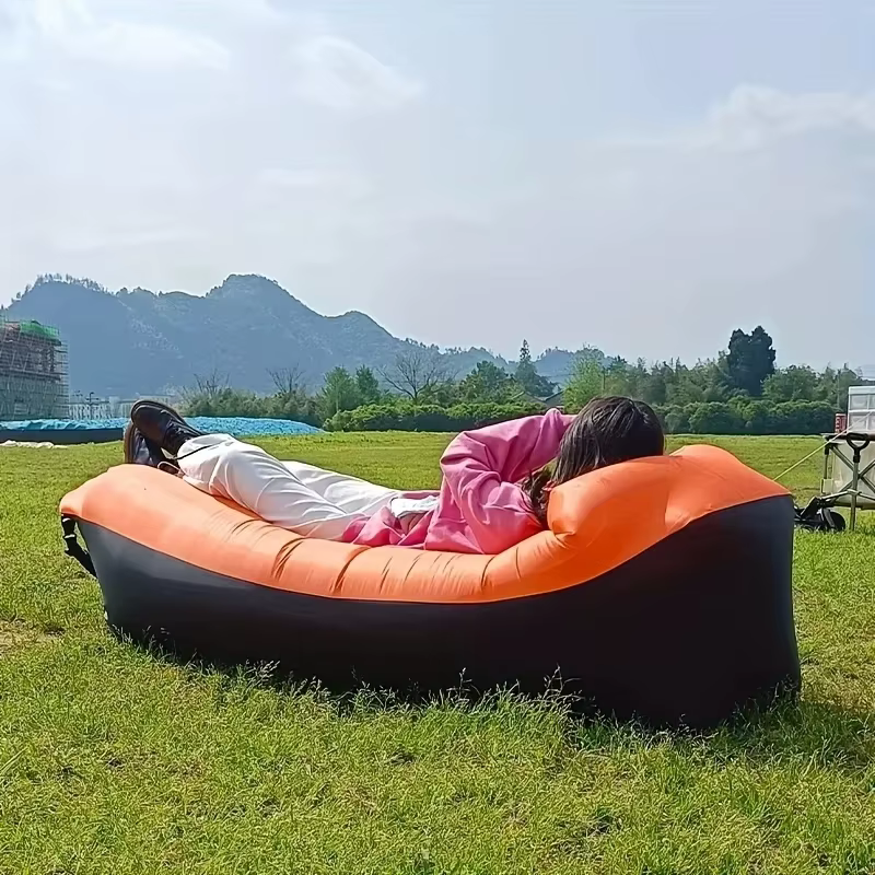 Chaise longue gonflable portable avec oreiller – Canapé imperméable pour le camping, la plage et les festivals – Installation facile avec sac