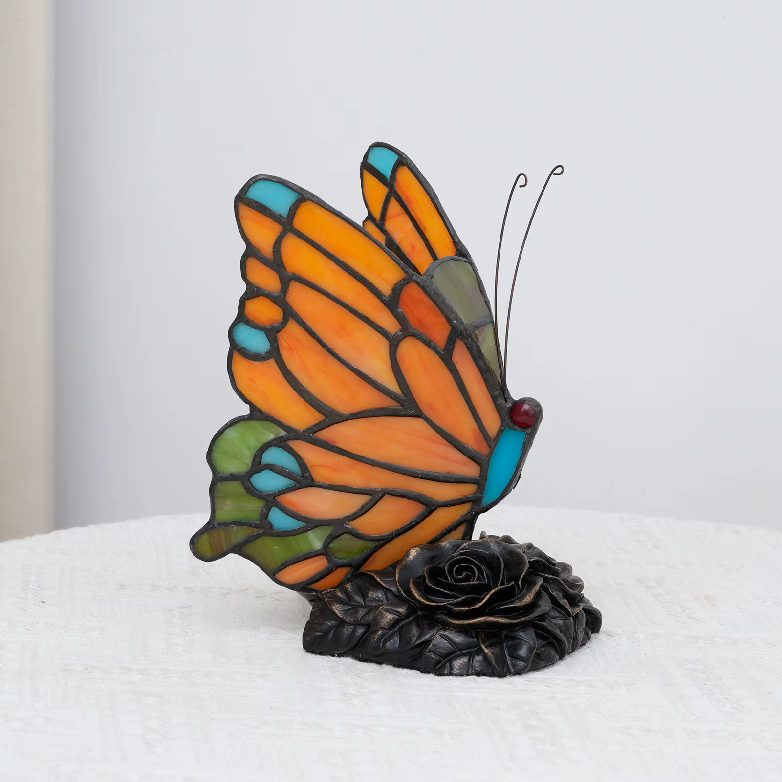 Lampe de table d'appoint en verre Tiffany style papillon orange, lampe de chevet, lampe de nuit, abat-jour fait main pour chambre à coucher, salon