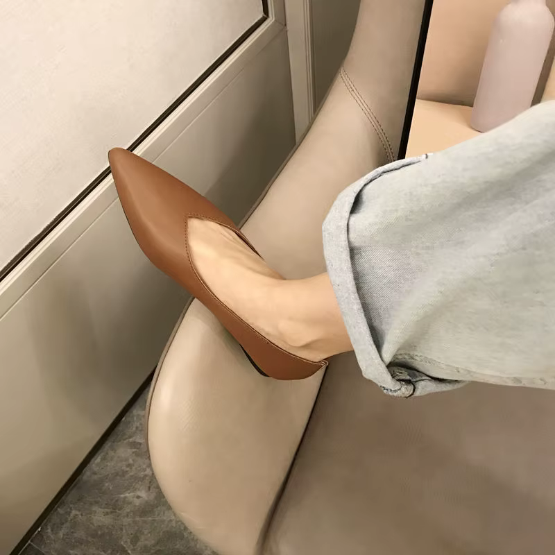 Chaussures plates à bout pointu pour femmes
