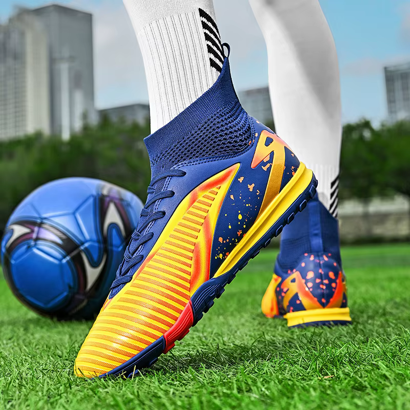 Nouvelles chaussures de football pour hommes, chaussures de sport, chaussures de futsal à cheville haute, chaussures de football de haute qualité, antidérapantes pour intérieur et extérieur, ultralégè