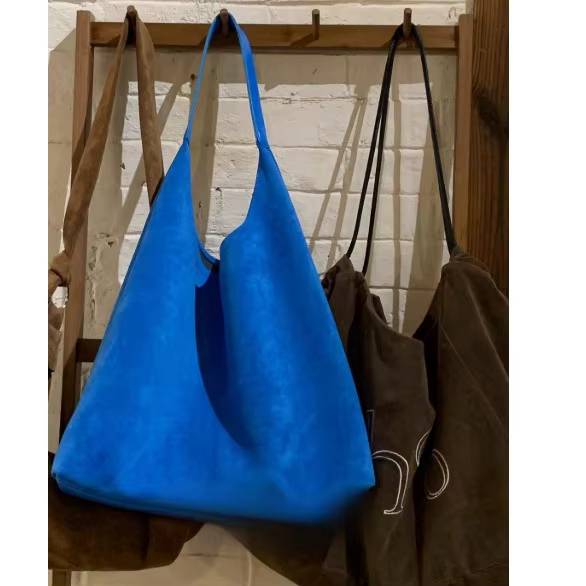 Sac à bandoulière en cuir suédé bleu grande capacité, sac fourre-tout décontracté en toile, le sac bleu préféré du propriétaire du magasin pour les moments d'hiver
