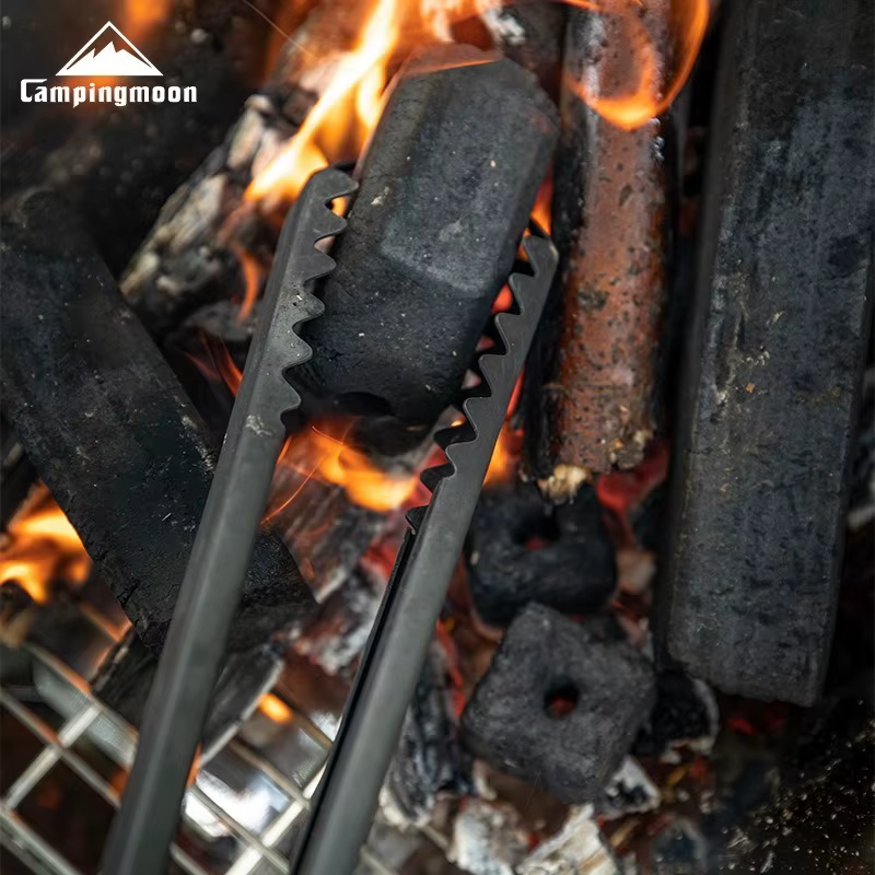 CAMPINGMOON BKMS-41 Pince à charbon multifonctionnelle en acier inoxydable avec poignée en bois massif anti-brûlure pour barbecue