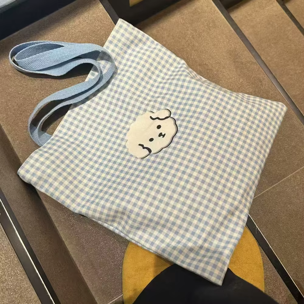 Sac fourre-tout en toile à carreaux bleus avec un motif de chiot mignon, sac d'étudiant adorable et charmant, sac à bandoulière léger et au style frais pour les sorties