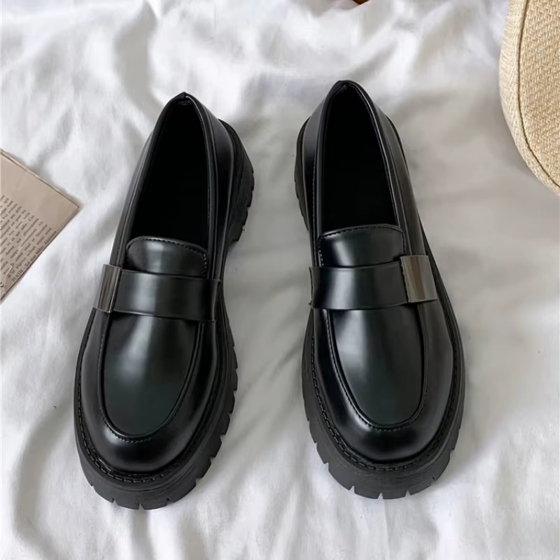 Nouvelles chaussures en cuir à bout rond décontractées et élégantes pour femmes, style britannique, à enfiler, pour le printemps et l'automne