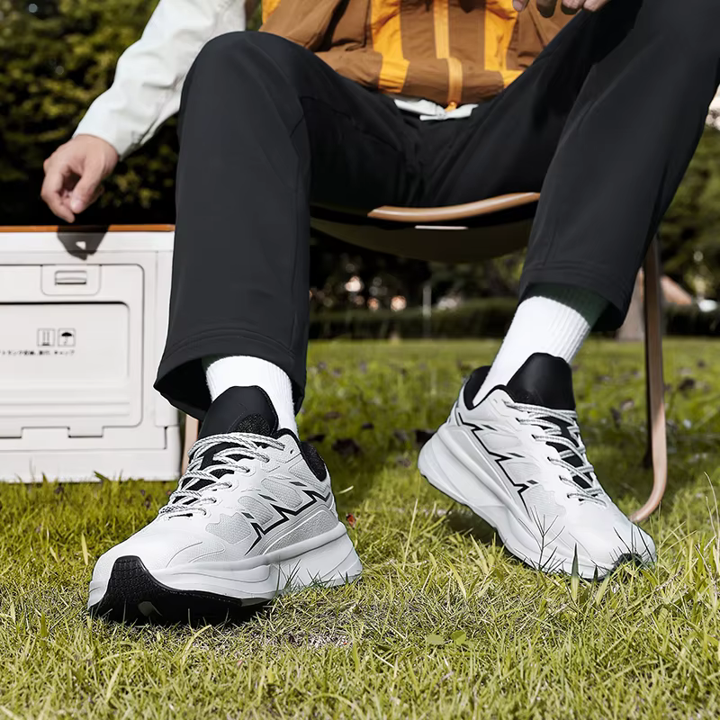 Chaussures de sport confortables et respirantes pour hommes, à lacets, pour le travail quotidien et la course à pied, semelle légère et élastique
