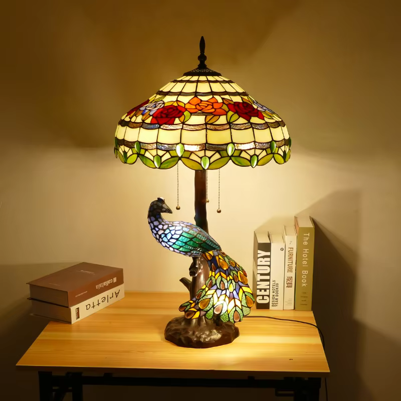Tiffany américain rétro paon lampadaire Lotus salon étude verre coloré à la main abat-jour décor à la maison Table éclairage