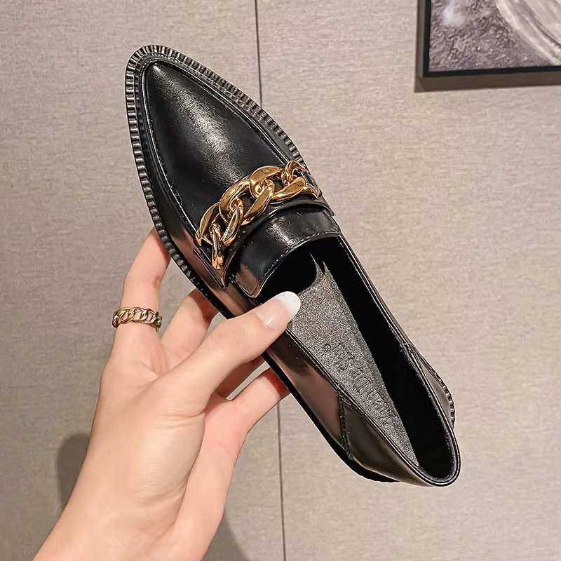 Nouvelles chaussures pour femmes, chaussures décontractées en cuir tendance, style preppy, chaussures à talons hauts avec chaîne, chaussures à bout pointu pour filles, mocassins à enfiler