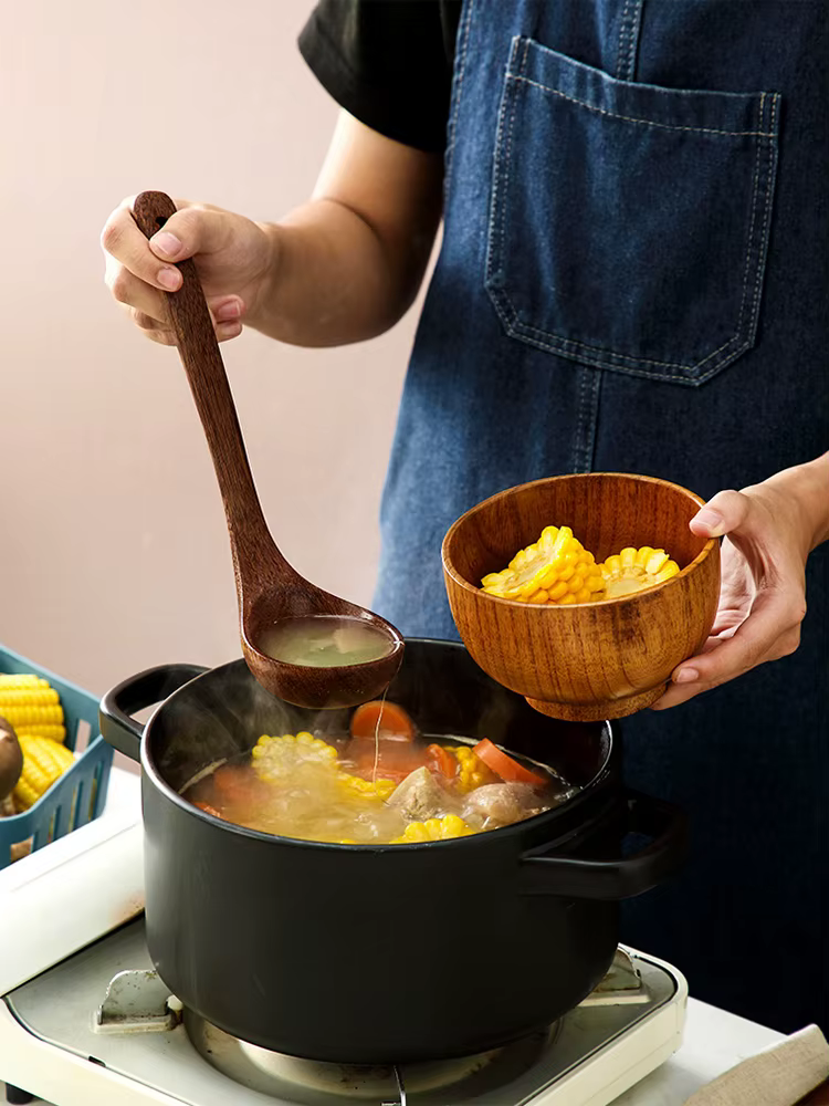 Ensemble d'ustensiles de cuisine : spatule de cuisson, spatule pour casserole, spatule en bois, cuillère, cuillère à frire, spatule pour casserole, cuillère à soupe, outil de cuisine