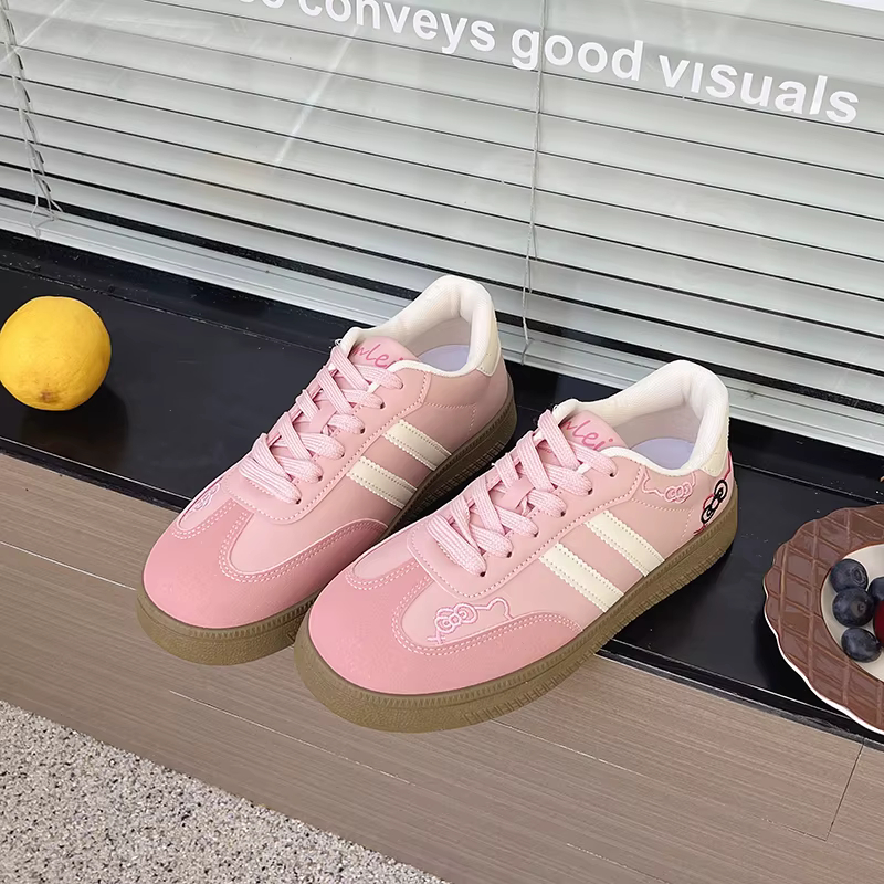 Baskets blanches chics de Style coréen pour femmes, chaussures d'entraînement décontractées à la mode pour tous les jours, à enfiler, avec broderie de chat mignon, toutes saisons, 2025