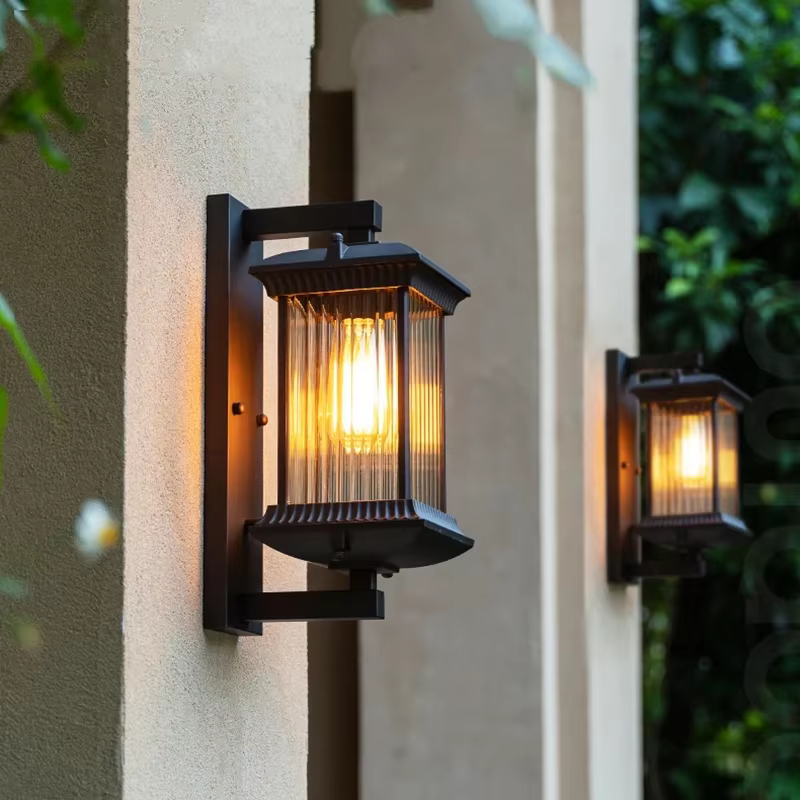 Lampe murale extérieure en métal