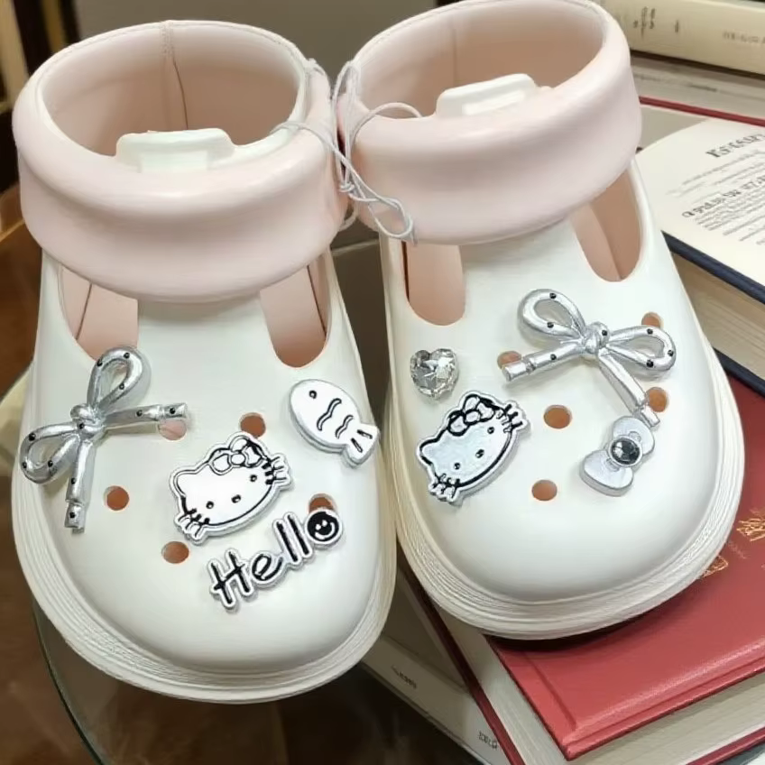 Boucle de chaussure en peluche avec nœud mignon