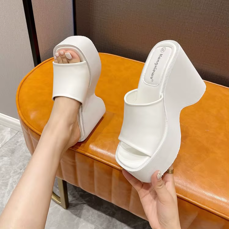 Sandales d'été 2026 à semelle épaisse pour femmes, pantoufles à talons hauts, grandes tailles 36-43, chaussures d'été pour femmes