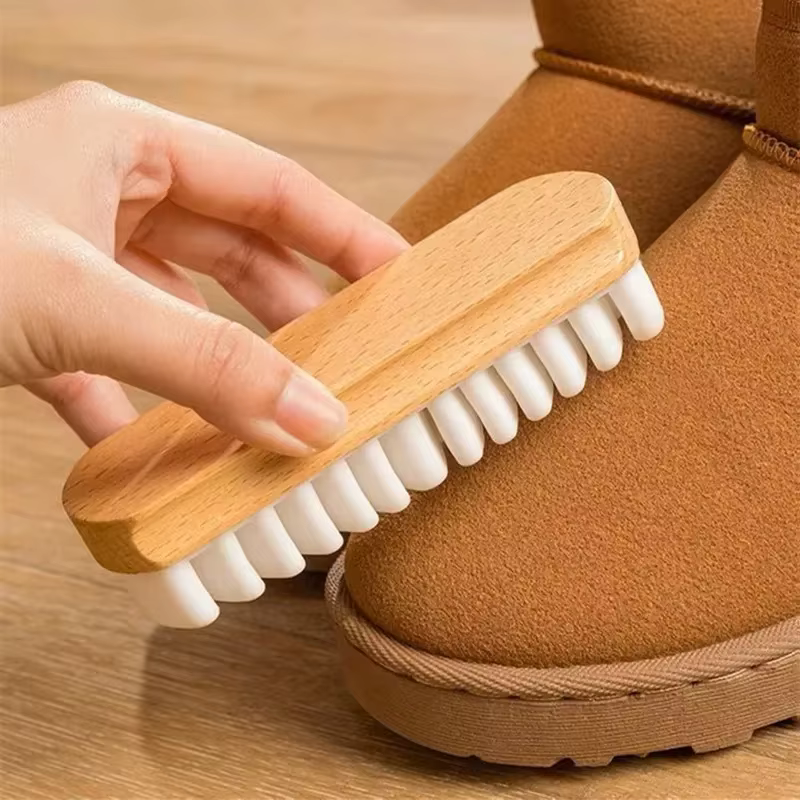 Brosse de nettoyage pour daim et nubuck