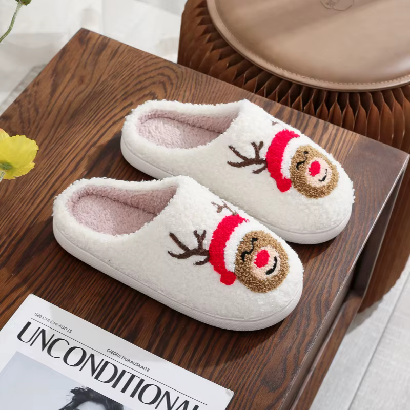 Hiver noël femmes maison pantoufles hommes intérieur doux sandales antidérapantes Couples chaud en peluche diapositives plates adultes unisexe belles chaussures