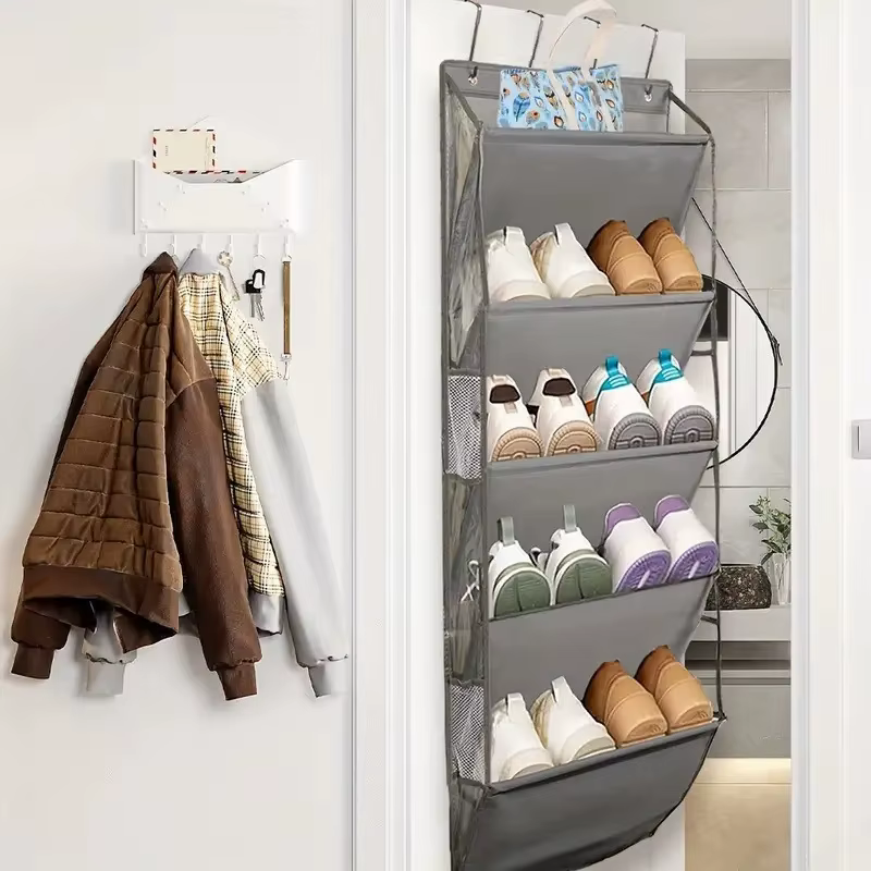 Organisateur de chaussures au-dessus de la porte
