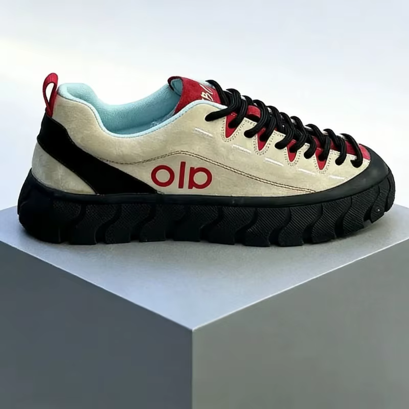 Chaussures pour hommes en daim à plateforme, baskets décontractées en cuir pour le printemps 2026, chaussures de skate à semelle épaisse antidérapante pour hommes