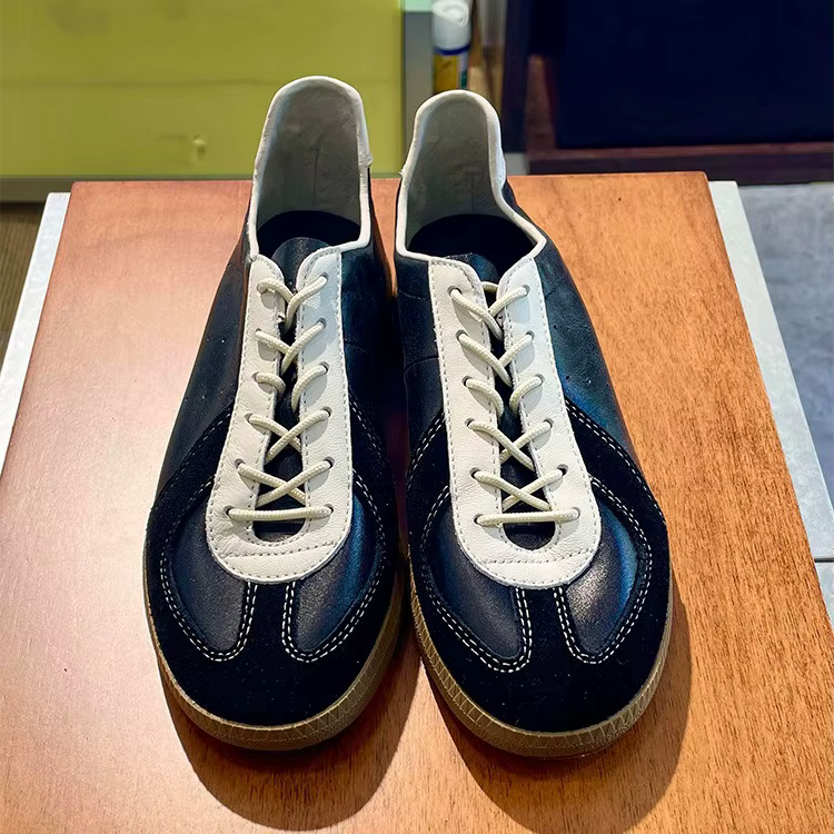 Chaussures d'entraînement allemandes en cuir véritable pour femmes
