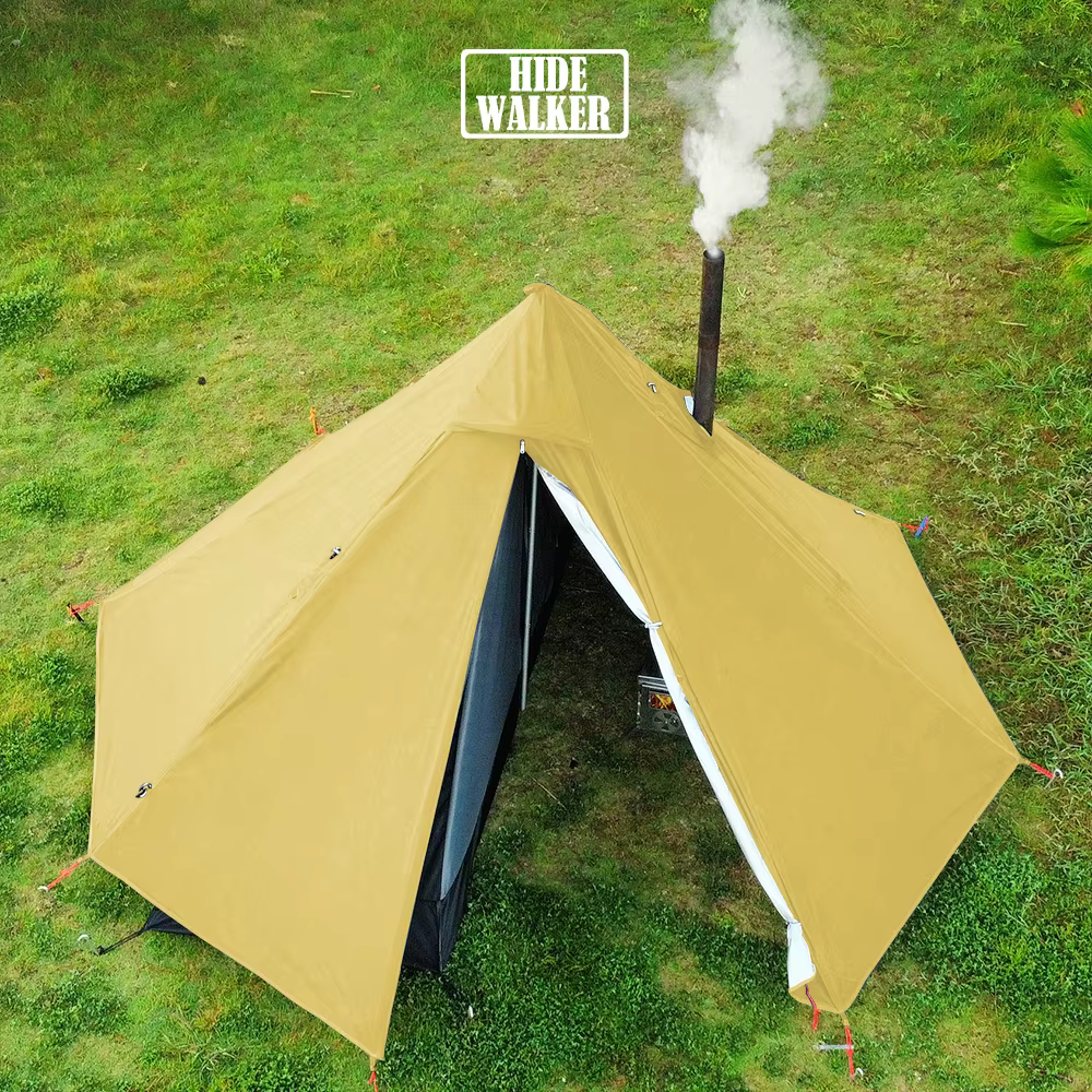 Tente pyramide légère avec trou de cheminée