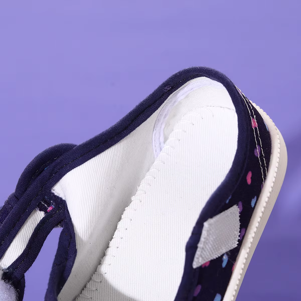 Chaussures en toile pour filles, baskets décontractées avec joli nœud et imprimé Velcro, design large adapté à l'intérieur et à l'extérieur en toutes saisons