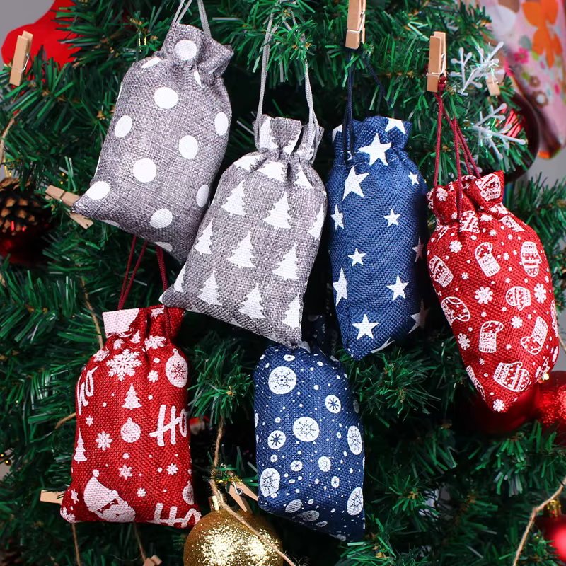 Sacs de noël en Jute 10 pièces/lot, sacs cadeaux, sac en toile de jute à cordon avec emballage de bijoux, sac de noël avec sac de bonbons, Logo personnalisable