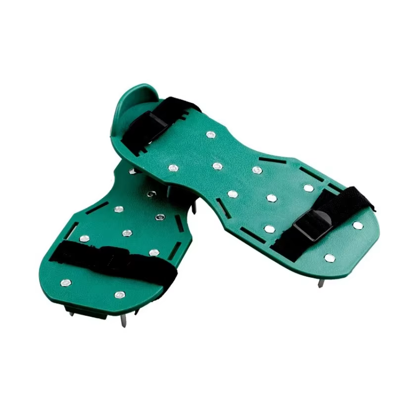 Chaussures à pointes d'aérateur de pelouse avec clous de 28/36/45mm pour l'aération du sol de jardin de pelouse avec sangle réglable pour hommes et femmes