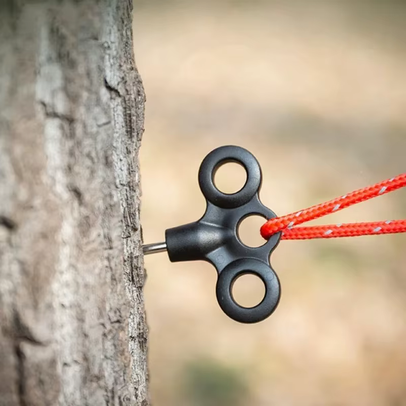 Clous de fixation pour tente de camping