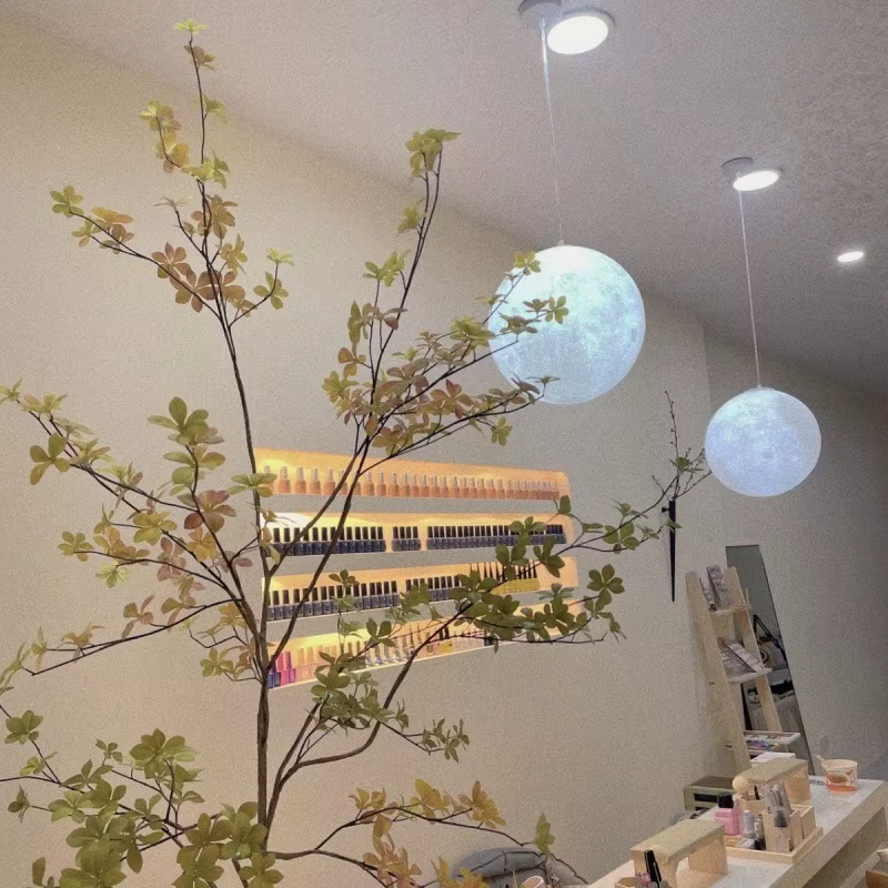Lampe suspendue en forme de lune imprimée en 3D