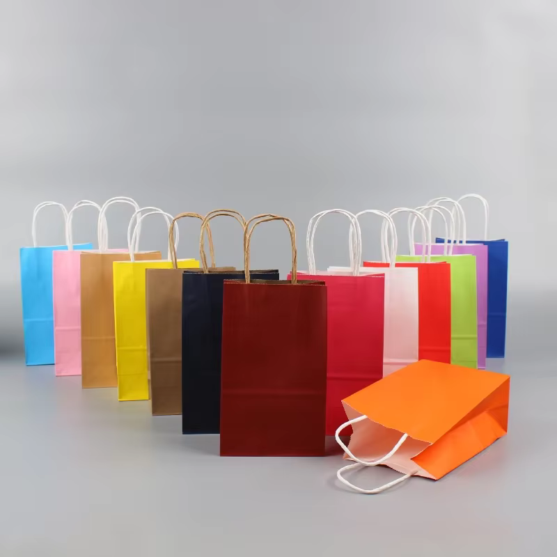 Mini petit sac en papier Kraft avec poignées, 30/50/100 pièces, sac cadeau de Festival, sacs de courses pour bonbons de haute qualité