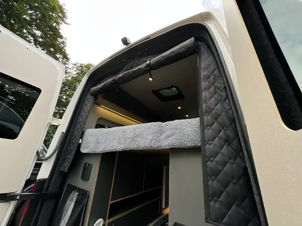 Rideau d'isolation de porte arrière de Van